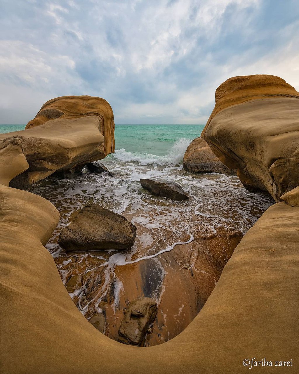 عکس/ساحل زیبای صخره ای عسلویه