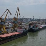 پهلوگیری کشتی‌های باری در اسکله منطقه آزاد بندر انزلی دریای کاسپین